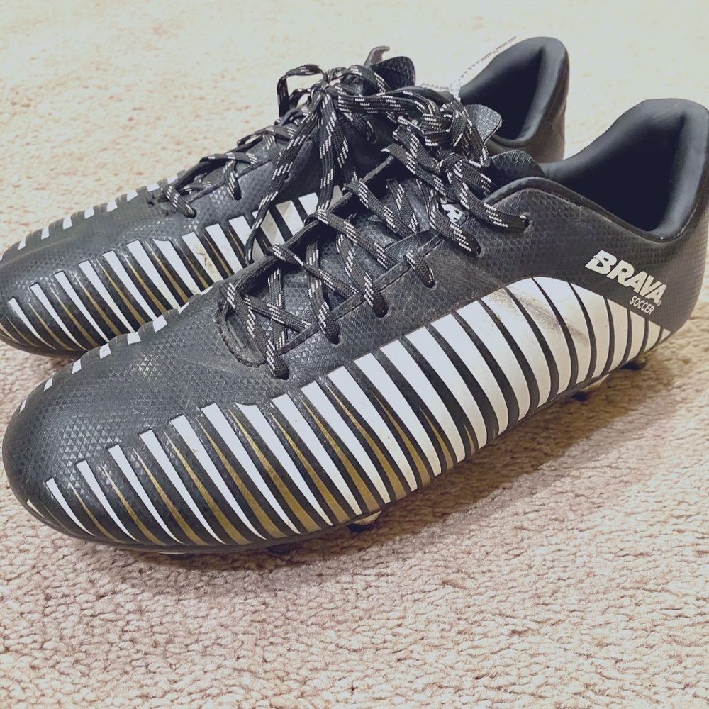 Brava Soccer Cleats (Size 8.5)